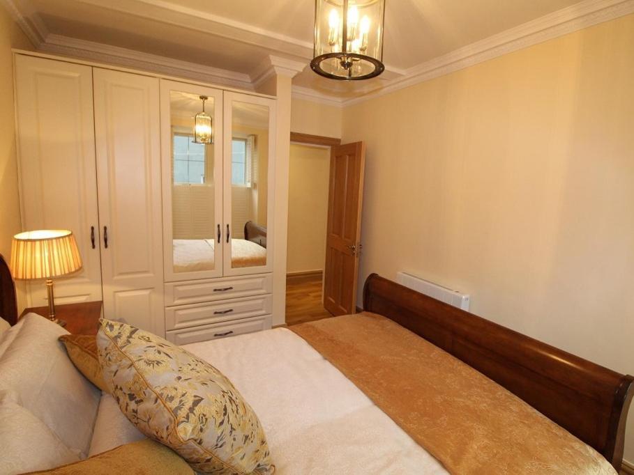 Apartamento The Post House Kinsale Exterior foto