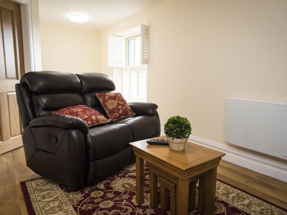 Apartamento The Post House Kinsale Exterior foto