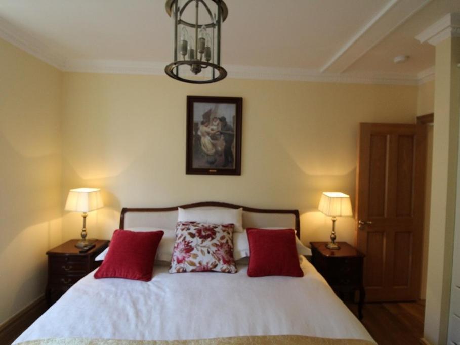 Apartamento The Post House Kinsale Exterior foto