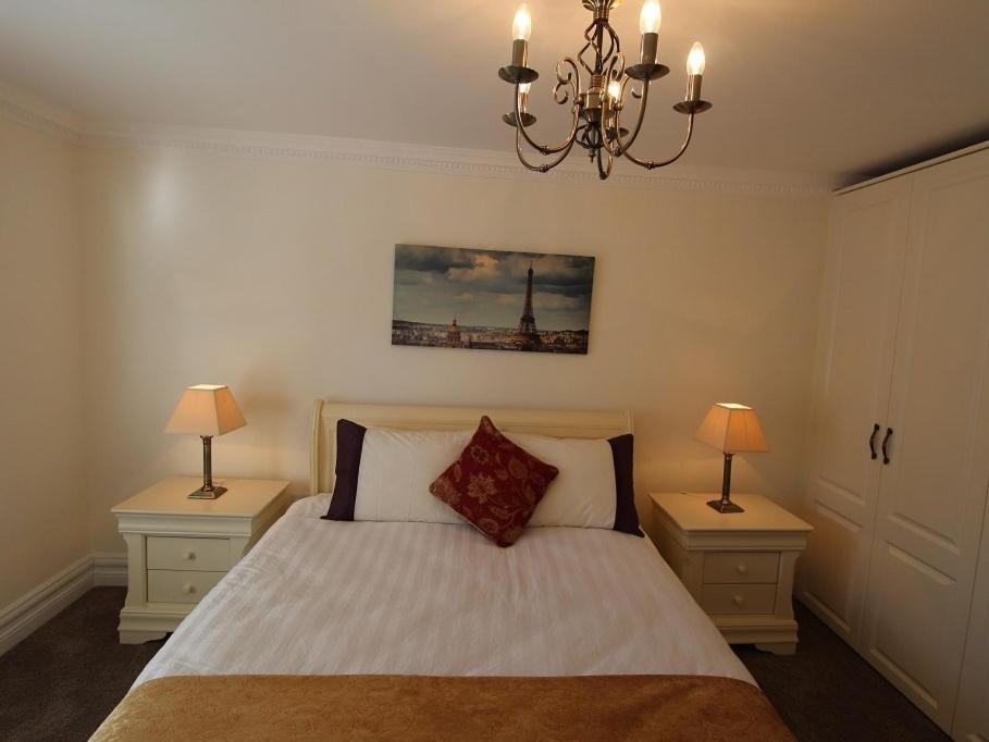 Apartamento The Post House Kinsale Exterior foto