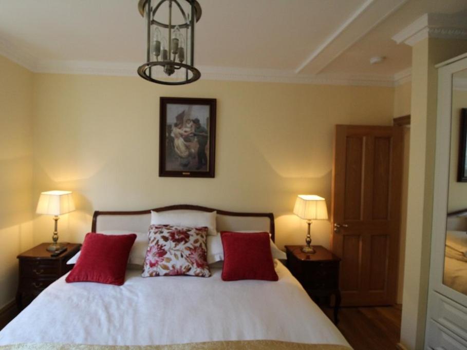 Apartamento The Post House Kinsale Exterior foto