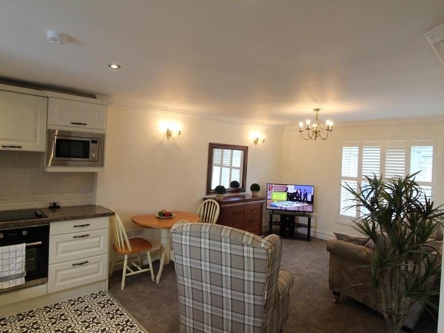 Apartamento The Post House Kinsale Exterior foto