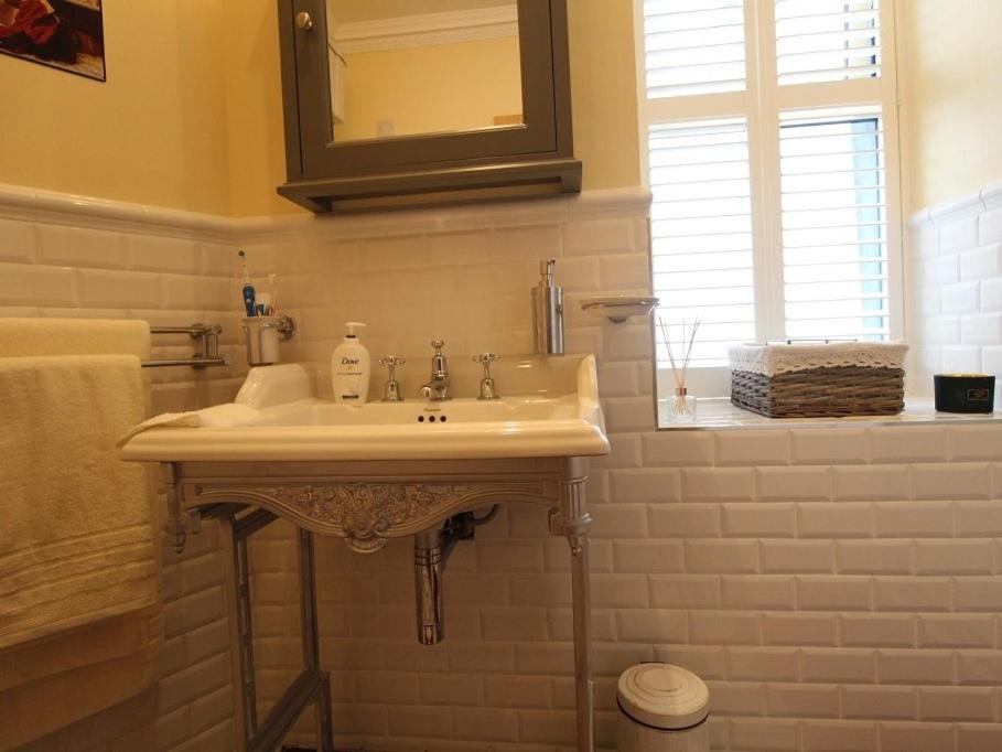 Apartamento The Post House Kinsale Exterior foto
