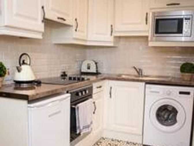 Apartamento The Post House Kinsale Exterior foto