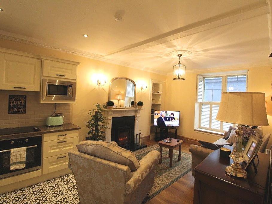 Apartamento The Post House Kinsale Exterior foto